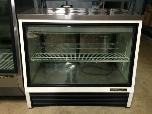 TRUE COMMERCIAL REFRIGERATED LOW-HEIGHT DELI CASE DISPLAY  - TSID-48-2-L