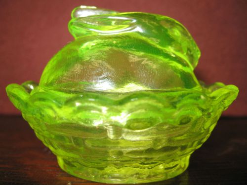 Vaseline glass bunny rabbit salt cellar celt uranium on nest basket uranium boyd