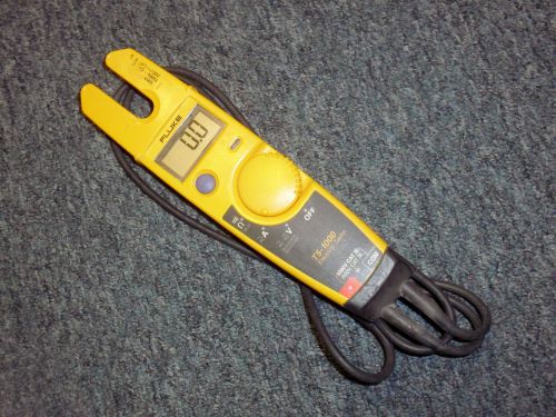 FLUKE Voltage, Continuity, and Current Electrical Tester