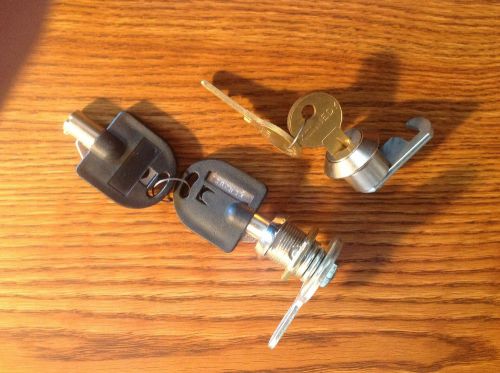Kennedy tool box locks tubular and standard lock set. Great for truck toppers!