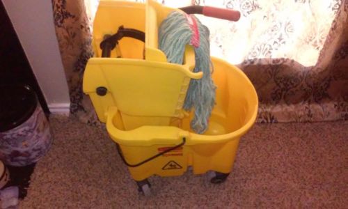 Used Rubbermaid mop bucket