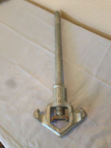 AKRON, STYLE 15, FIRE HYDRANT VALVE WRENCH