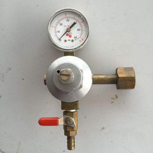 Beer keg gas regulator