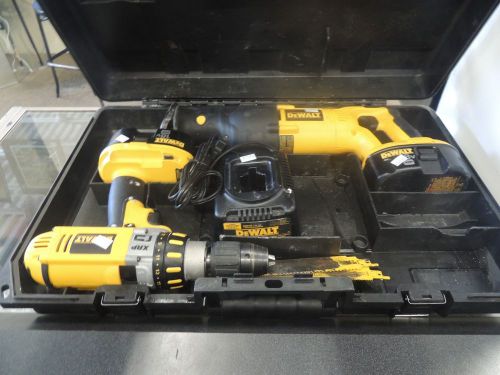 DeWALT 18v DC925 + DC385 Combo cordless hammer drill with charger