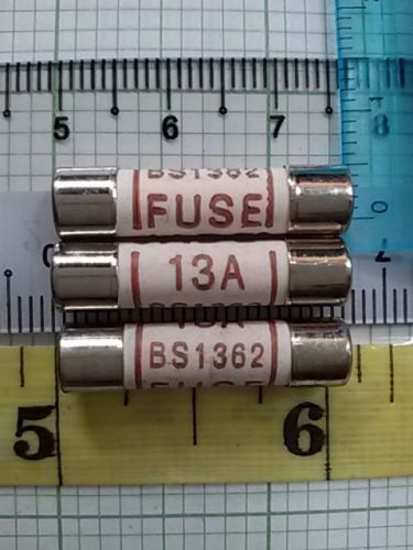 3 Pcs 6mm x 25mm 220V 230V 240V &amp; 250V 13A Amp BS1362 Ceramic Fuse