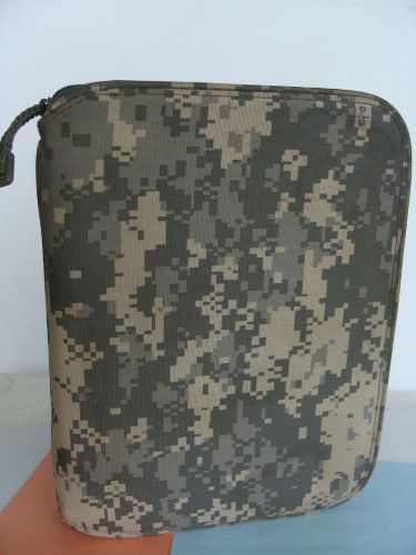 Franklin Covey Classic -1.25&#034; Ring-7 Digital Camo Planner Binder Zip Organizer