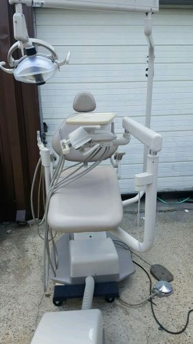 Adec 1021 Dental Chair Radius Delivery &amp; Light