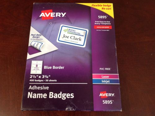 Avery 5895 Adhesive Name Badges Blue Border 50 Sheets / 8 Per Sheet (400)