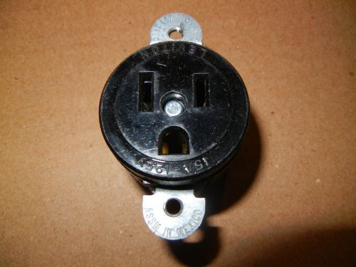 5284-SS 15 Amp  120 Volt NEMA 5-15R 2P 3W Short Strap Single Receptacle Straight