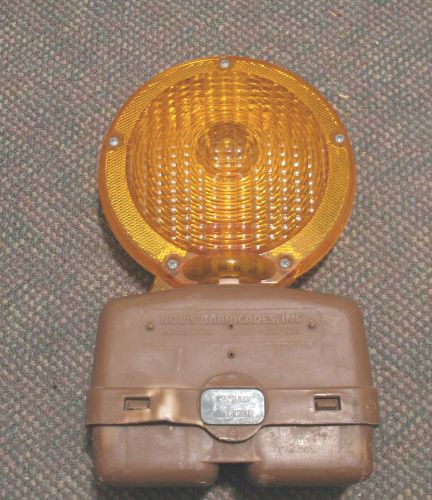 EMPCO BARRICADE LIGHT, BOB&#039;S BARRICADES, ARIZONA! 6v, 10% PC, 2 WAY LED CIRCUIT