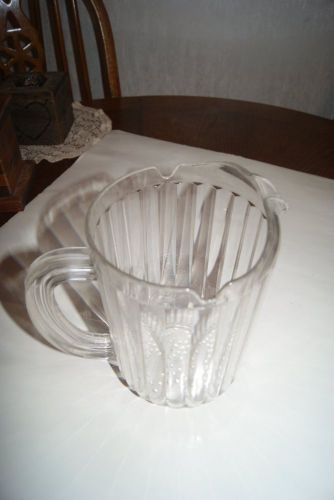 Rubbermaid 60 oz. 3-Way Commercial Bouncer Plastic Pitcher (Clear)