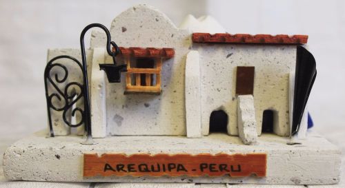 Peru Arequipa Desk Pen Display Street Front Home House Store Mountain Organizer