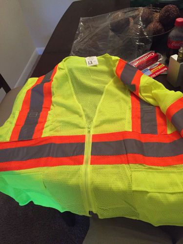 4 Pocket Mesh ANSI Class 2 Level 2 Safety Vest. NEW IN BAG- Size M - 5X