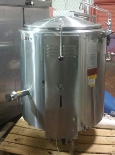 GROEN SELF CONTAINED STEAM JACKETED KETTLE 40 GAL - GAS