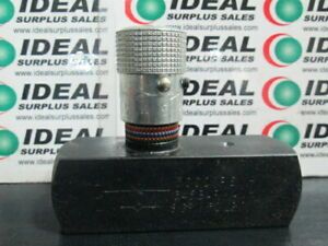 Parker F820S-20 Flow Control Valve - NEW IN BOX