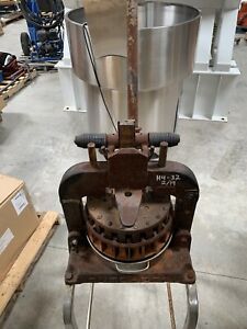 Dutchess Superior Dough Divider BM59