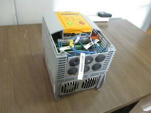 Parker AC Drive 690-431950B0-B0SP00-A400 5HP 3Ph w/ Keypad *No Bottom Cover*