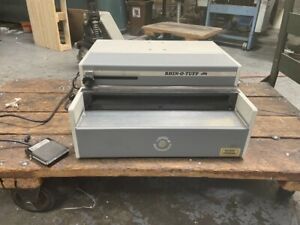 Rhin-o-Tuff 7000 Spiral Binding Machine with 4:1 Die included. Excellent Machine