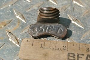 IHC International Hit Miss Gas Engine LA LB 1 1/2 -2 1/2 HP Wing Nut Oil Plug