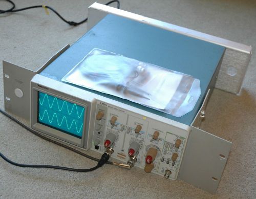 Tektronix 2213a 60mhz two channel oscilloscope, two probes, rack mount, nice for sale