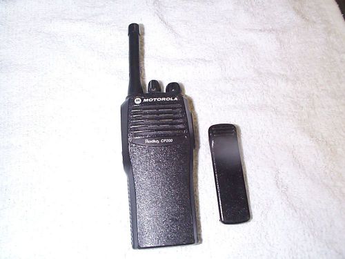 Motorola cp200 uhf handheld radio 4w 438-470 mhz 4ch narrow band stubby antenna for sale