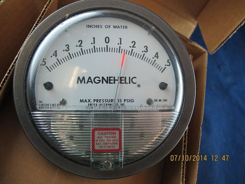 Dwyer 2301 Magnehelic® Differential Pressure Gage, Zero Center Range: .50-.50