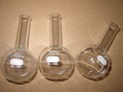 Lot of 3 Pyrex 100 ml Florence round bottom boiling flasks.