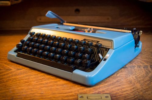 Brother Charger 11 manual typewriter - mint - beautiful