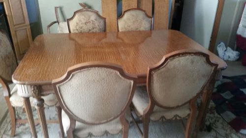 Early 1800s antique hepplewhite curry maple dining table w/ 6 chairs for sale