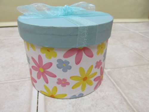 Voila Flowered Gift Box New,Daisy Flowered gift box,Round Gift Box with Bow