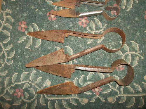 3 OLD ANTIQUE VTG PRIMITIVE SHEEP SHEAR CUTTER LOT RUSTIC BARN FARM HAND TOOL