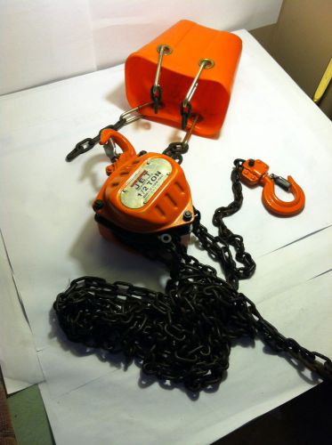 JET EQUIPMENT, 1/2 TON CHAIN HOIST W/ BUCKET.  10&#039; LIFT