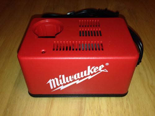 MILWAUKEE 2.4 VOLT BATTERY CHARGER, 48-59-0300, BRAND NEW, NEVER USED