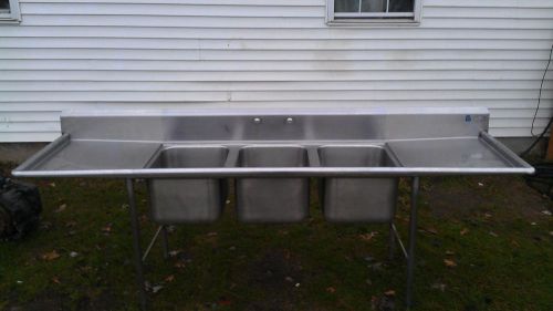 Commercial stainless steel 3 tub sink w/ generous bowls
