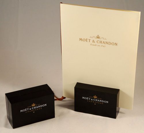 Champagne moet &amp; chandon: a set of 2 menu card holders, black plastic cubes new for sale