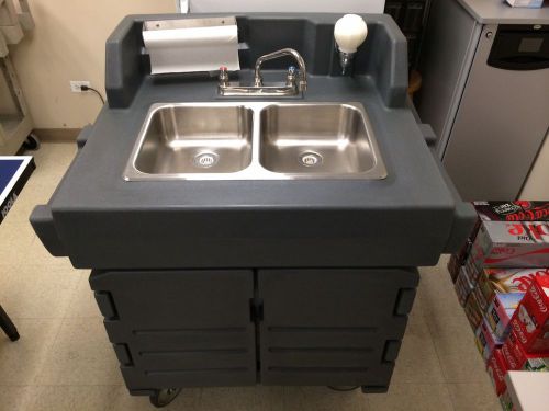 Cambro portable 2 compartment self contained hand washing sink model ksc 402 for sale