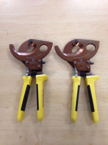 2 New Southwire CCPR400 Cable Cutters Electricians Tool