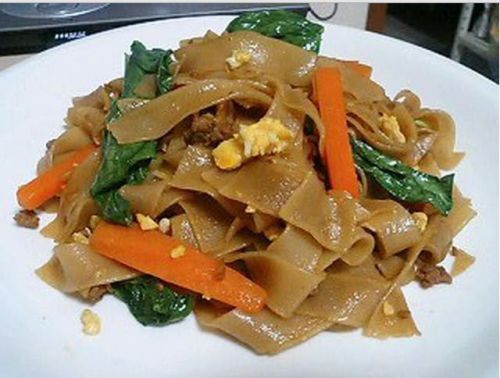 Thai Food Pad se-ew moo / Fried rice noodles with pork DIY Set 4