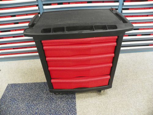Rubbermaid 5 drawer mobile work center    b784 for sale