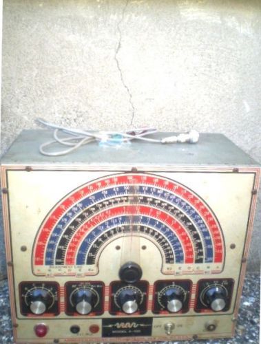VINTAGE AEI APPROVED ELECTRONIC INSTRUMENT A-100 MODULATOR SIGNAL GENERATOR