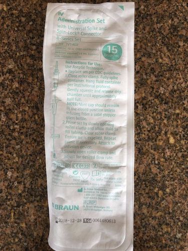 Braun IV Administration Set with Universal Spike (Lot of 40)