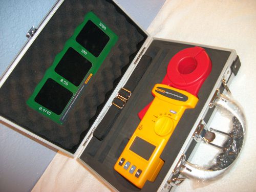 FLUKE 1630 EARTH GROUND CLAMP METER KIT ONLY USED TWICE LOOK !!!