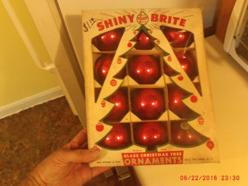 VINTAGE 1950&#039;S MADE IN U.S.A. BOX OF 12 RED 3 INCH DIA. CHRISTMAS TREE ORNAMENTS