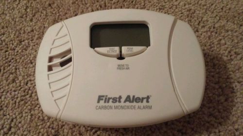 FIRST ALERT CO410 Battery-Powered Carbon Monoxide Alarm (Digital Display)