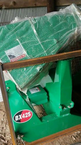 BRAND NEW wood chipper bx42s green