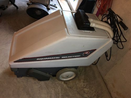 ADVANCE AQUAMATIC SELECTRIC SELF-PROPELLED CARPET CLEANING MACHINE