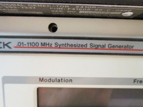 Wavetek .01-1100 MHz Synthesized Signal Genertor Model 2410R