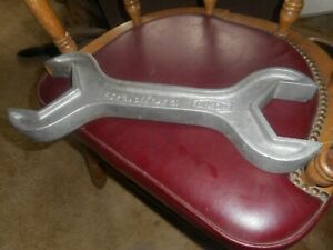 RARE LARGE DIXON VALVE WRENCH 4 1/4 INS BY 3 3/4 INS  CAST METAL 17 3/4 INS LONG