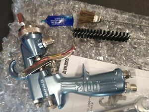 BINKS  2100 PROFESSIONAL SPRAY GUN / NEW IN BOX GREAT COSTLOOK