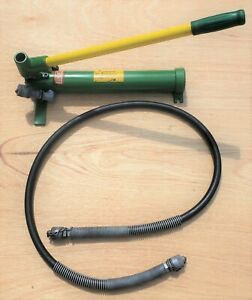 Greenlee 755 Hydraulic Hand Pump for 777 882 767 knockout punches and bender